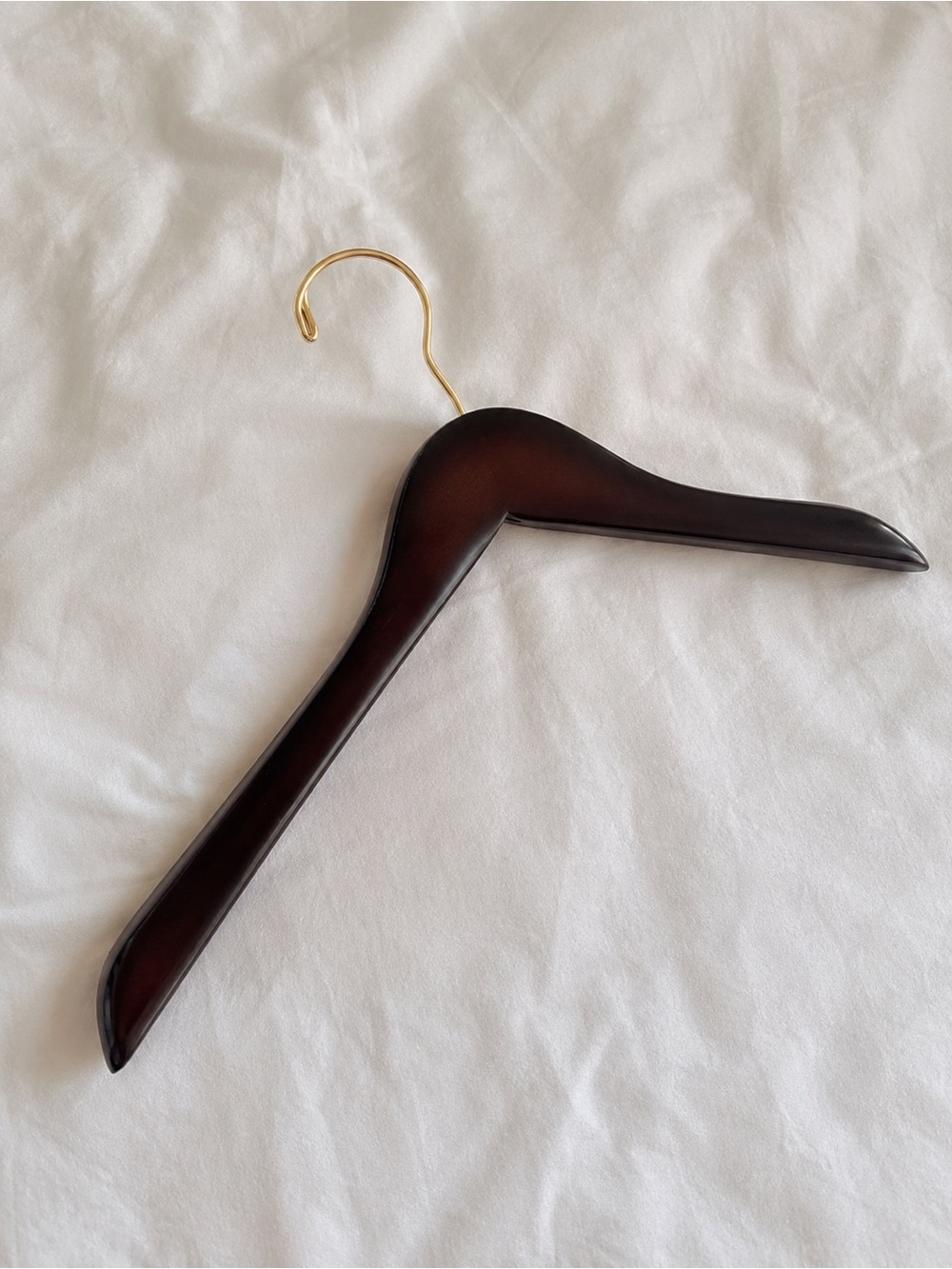 Pack of 20 | Walnut/Cherry Stained Heavy Duty Wooden Hanger with Gold Hook NWOT
